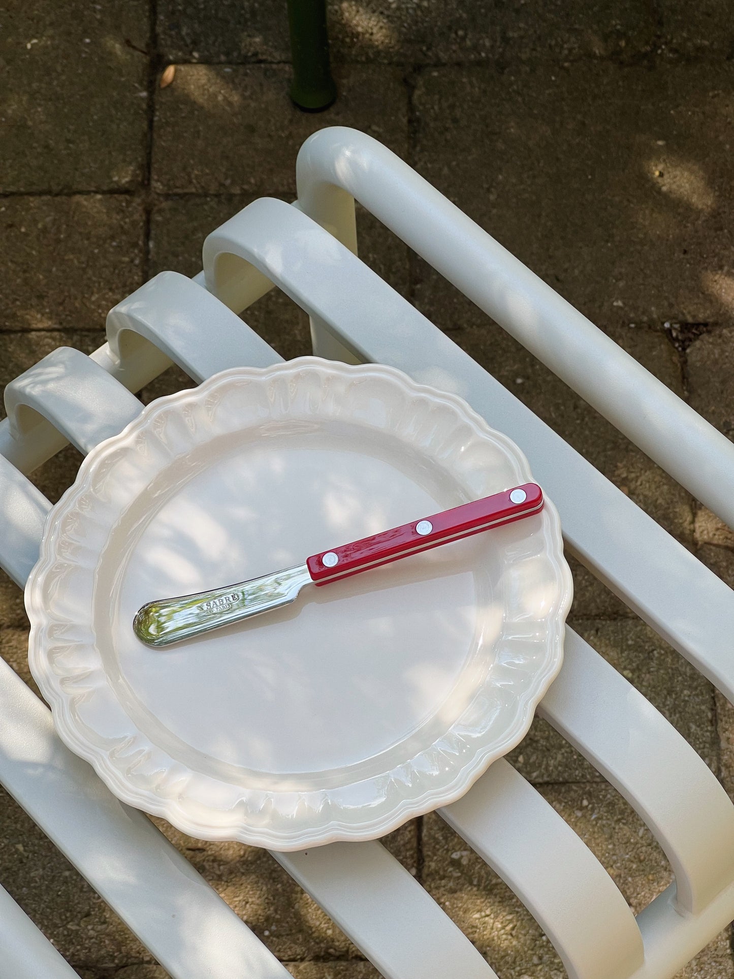 Sabre Paris Bistort shiny solid, Burgundy Butter spreader