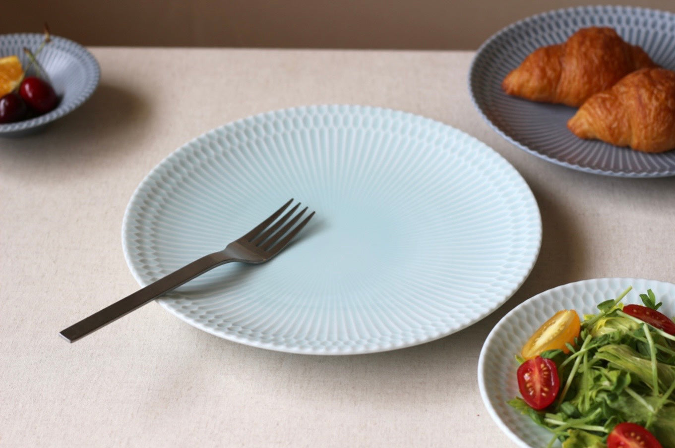 Oda Sazanami Ripples 24 Plate MINO WARE (Light Blue) last one